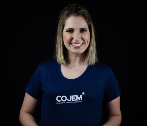 Presidente da gestão 2024/2025, jornalista Jaqueline Galvão: “O Cojem é um espaço de crescimento mútuo e aprendizado contínuo, fundamental para a formação de líderes empresariais capacitados e preparados para os desafios do mercado”.
