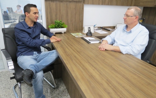 Reunião entre o vice-presidente da Câmara, Ronaldo Pohl, e o presidente da Acimacar, Gerson Froehner