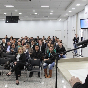 Representantes das cooperativas realizadores e apoiadores da iniciativa 