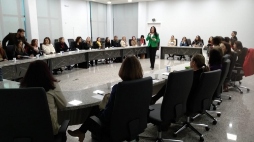 Encontro de mulheres empresárias e executivas com Hivonete