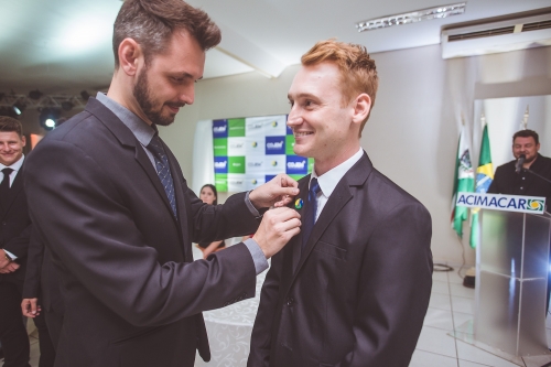 Registro do momento em que o presidente da gestão 2018/2019, Mairus Gruber, passou o comando do Cojem Marechal à Douglas Alexandre Schütze, que presidirá o conselho na gestão 2019/2020.